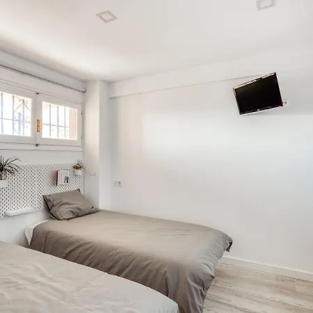 Modern In With Swimming Pool Appartement